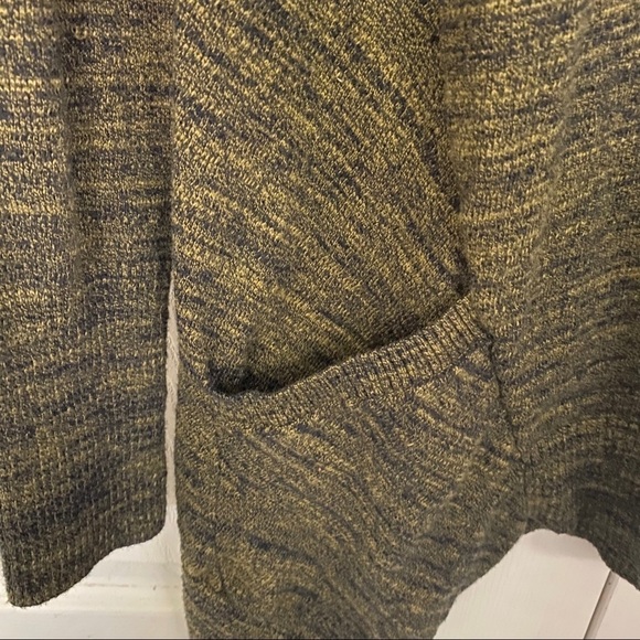 LOGO By Lori Goldstein Heathered Green Shark Bite Pockets Sweater - Picture 3 of 6